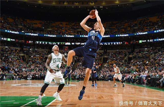 在聚光灯下 在聚光灯下